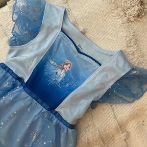 Disney Frozen♊️ Elsa's Night Gown size 4T.